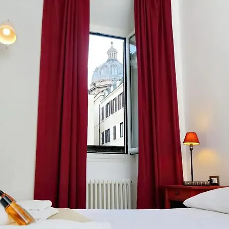Campo De Fiori Charm Apartment